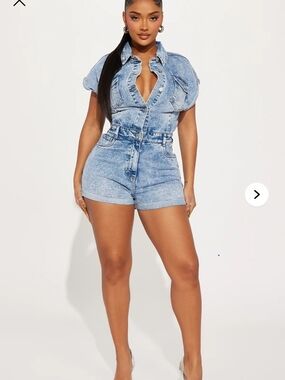 Fashion Nova Light Blue Acid Wash Denim Jacket Small
